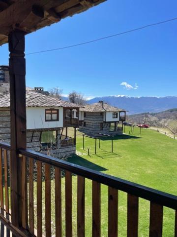 Leshten Guest Homes Esterno foto