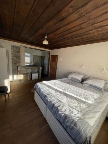 Leshten Guest Homes Esterno foto