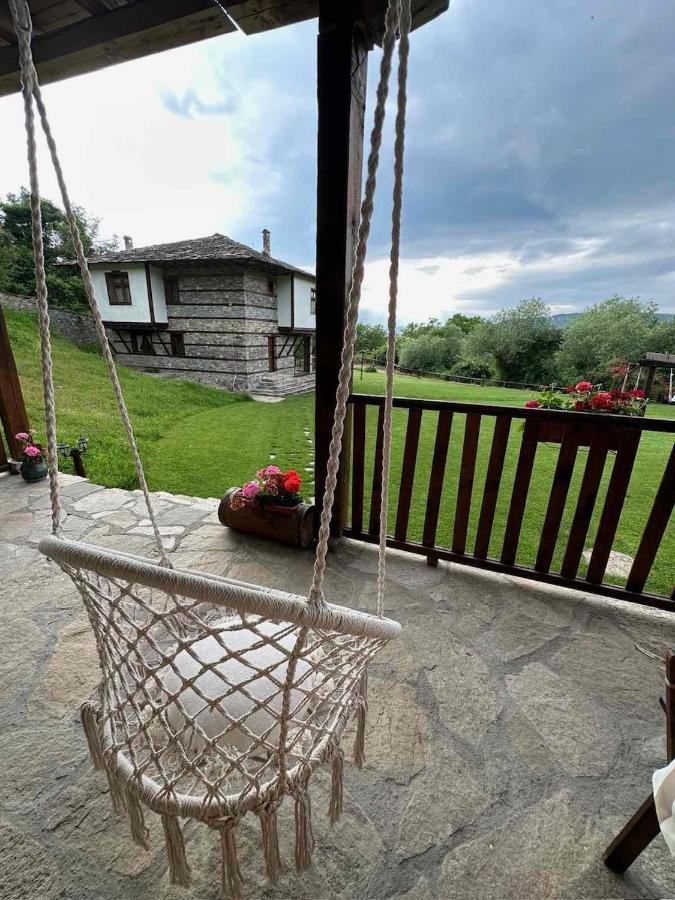 Leshten Guest Homes Esterno foto