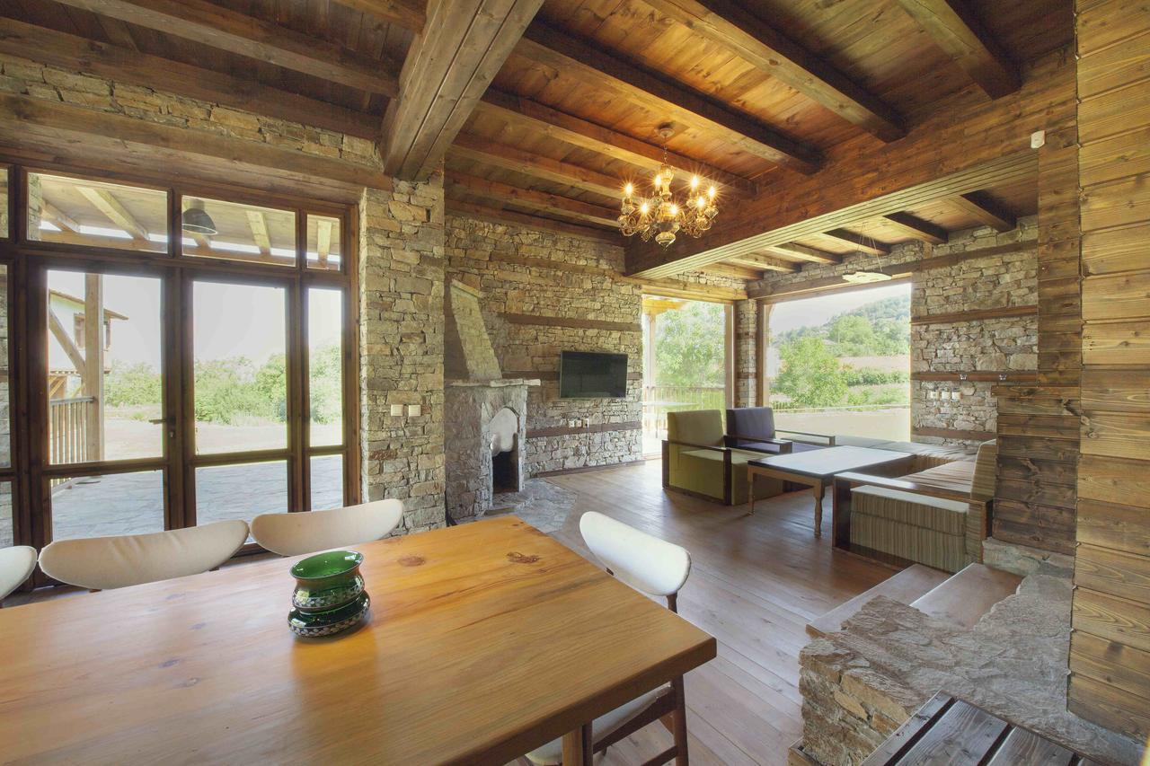 Leshten Guest Homes Esterno foto
