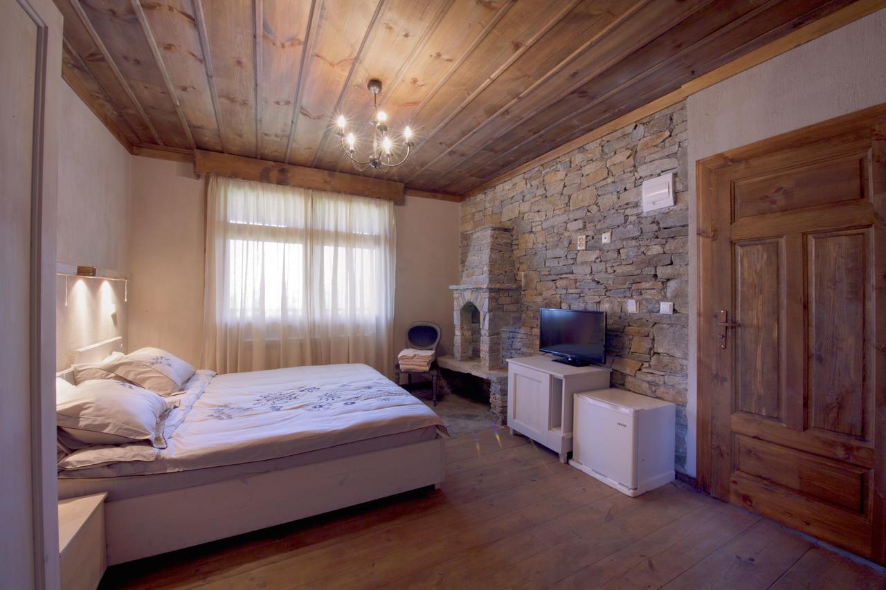 Leshten Guest Homes Esterno foto