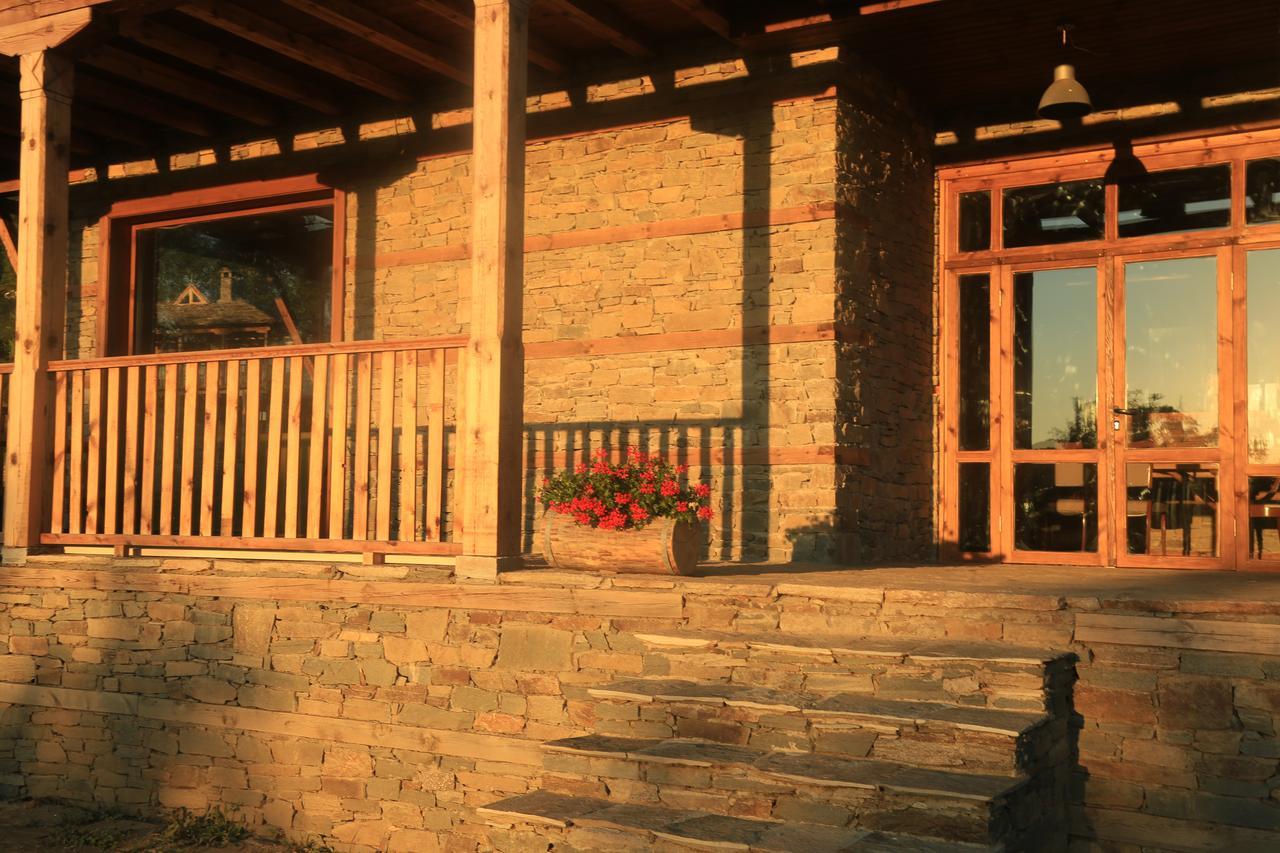 Leshten Guest Homes Esterno foto