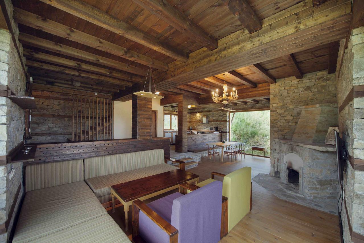 Leshten Guest Homes Esterno foto