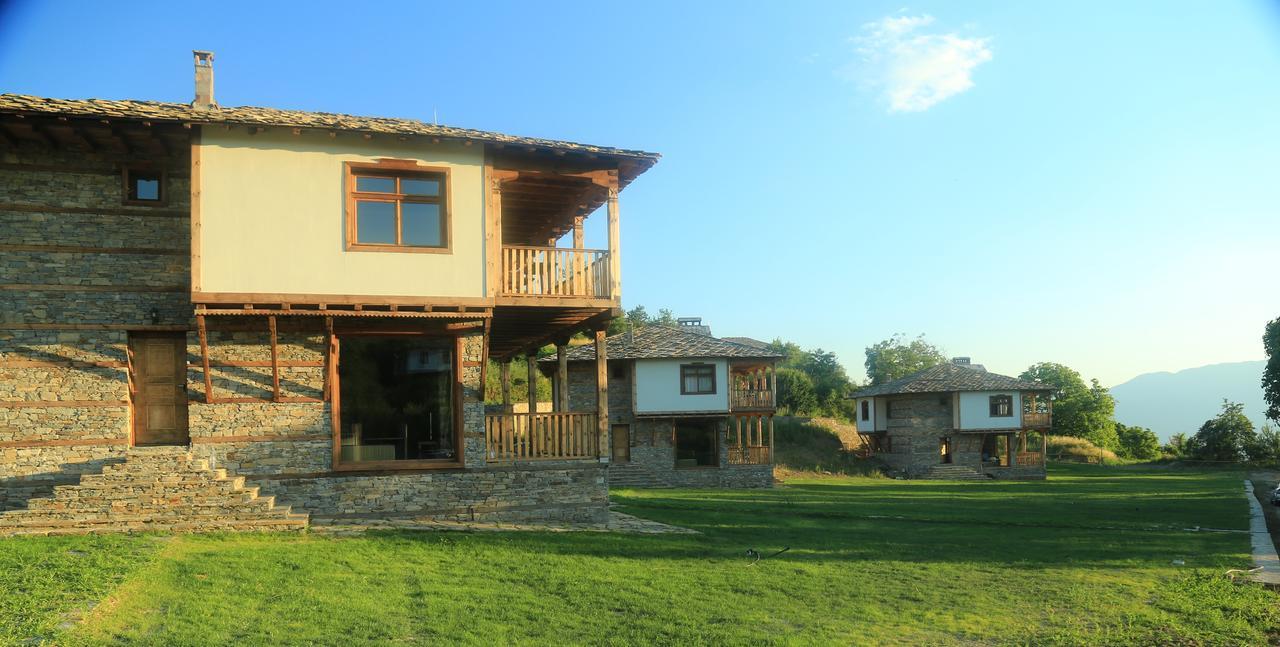 Leshten Guest Homes Esterno foto