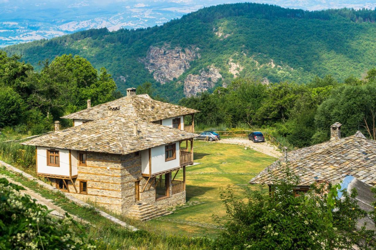 Leshten Guest Homes Esterno foto